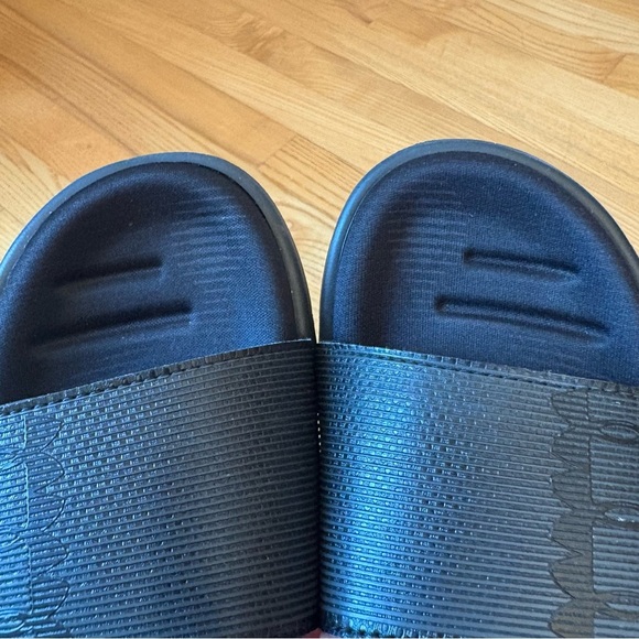 Under Armour black slides sandals UA slip on sandals youth boys size 5 5Y lines - Picture 11 of 13